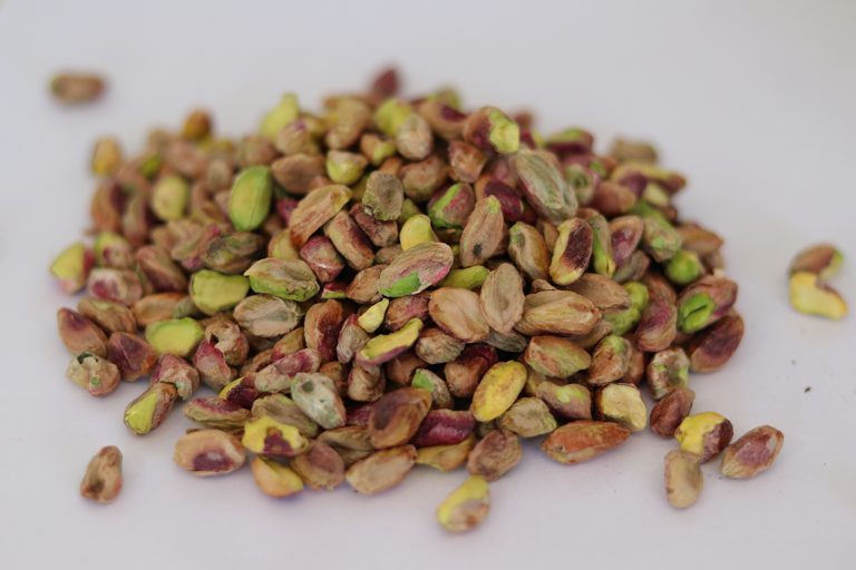 مغزپسته نمره دو تاج بی بی
