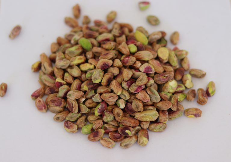 مغزپسته نمره سه تاج بی بی