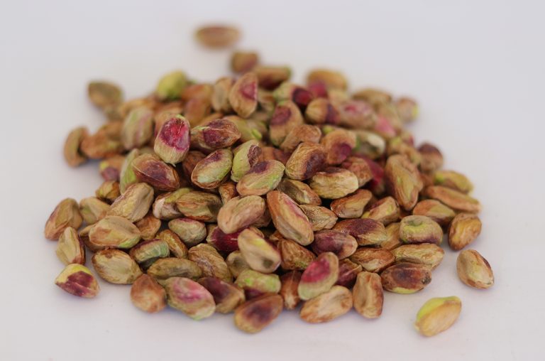 مغزپسته نمره پنج تاج بی بی